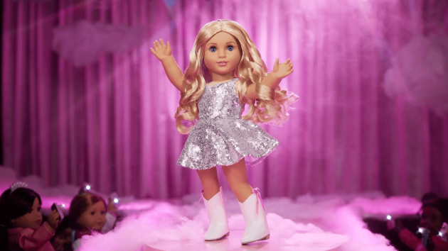 XXX's and OOO's: Megan Moroney's an American Girl, y'all